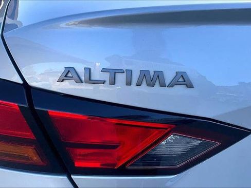 Certified 2024 Nissan Altima 2.5 SR image 10