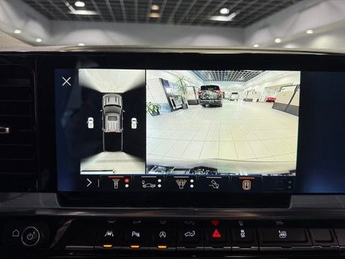 Used 2024 Chevrolet Silverado 1500 High Country w/ High Country Premium Package image 22