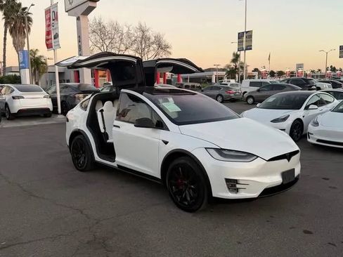 Used 2019 Tesla Model X Performance image 5