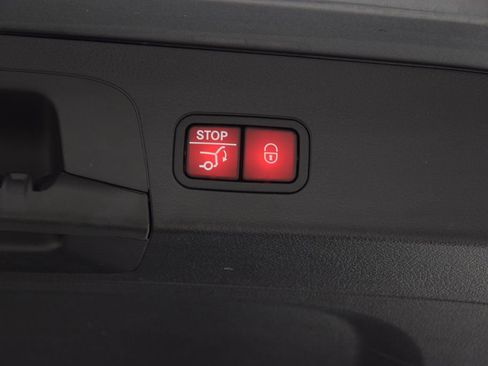 Certified 2023 Mercedes-Benz GLS 450 4MATIC image 31