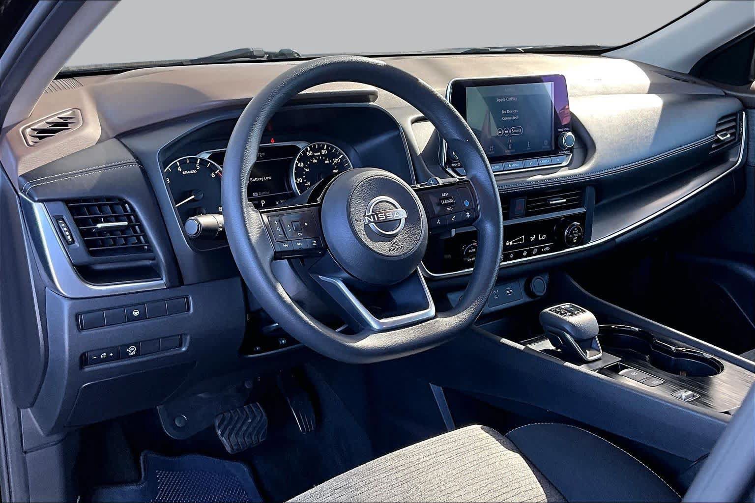 Used 2023 Nissan Rogue SV FWD image 18