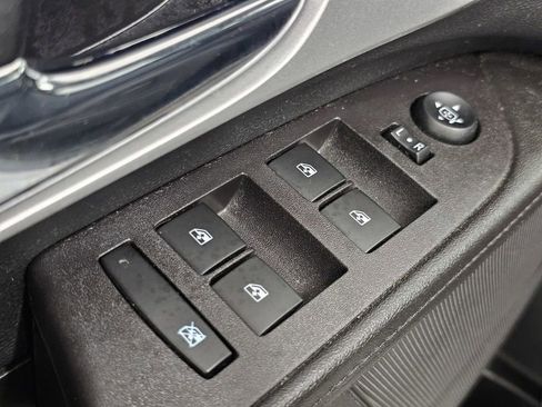 Used 2017 Chevrolet Equinox LT w/ Convenience Package image 26