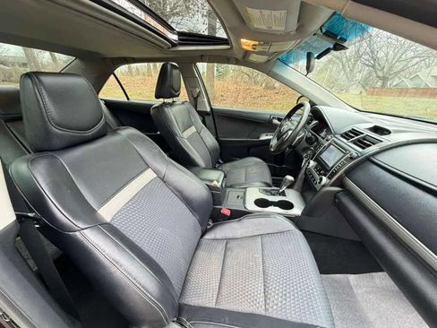 Used 2012 Toyota Camry SE FWD image 10