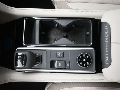 New 2026 Nissan Pathfinder SL image 19