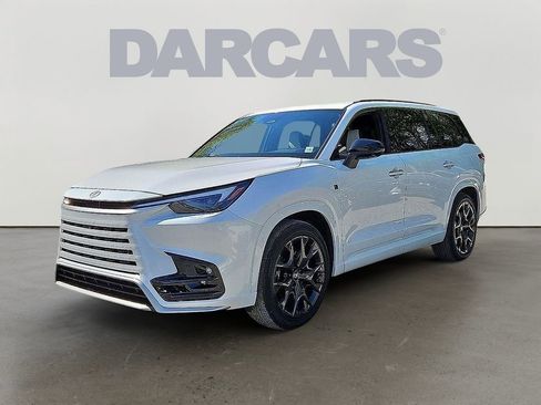 Used 2024 Lexus TX 500h AWD image 3