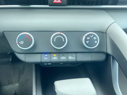 Used 2026 Hyundai Elantra SE FWD image 16