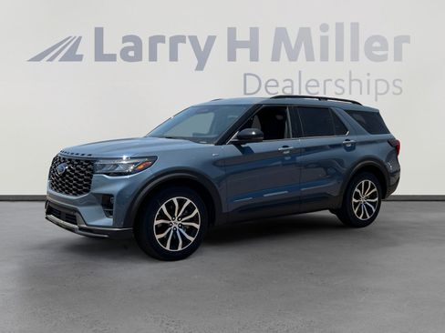 New 2026 Ford Explorer ST-Line RWD image 1