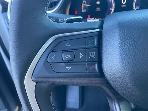 New 2025 Jeep Grand Cherokee Limited image 17