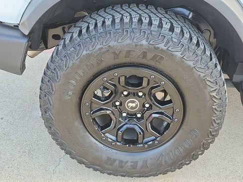 Used 2024 Ford Bronco Wildtrak image 34