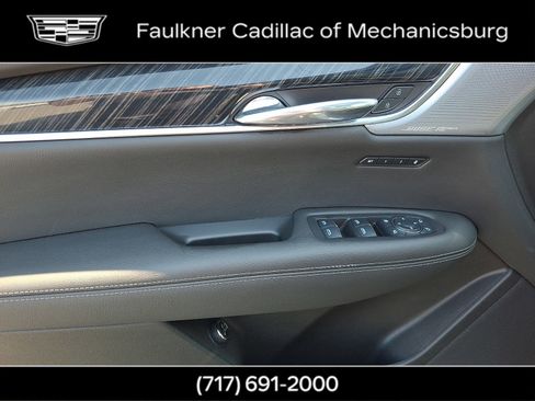 Used 2023 Cadillac XT6 Premium Luxury w/ Technology Package image 12