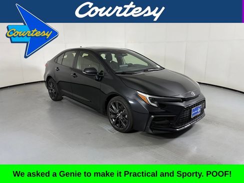 Used 2024 Toyota Corolla SE w/ SE Premium Package FWD image 1