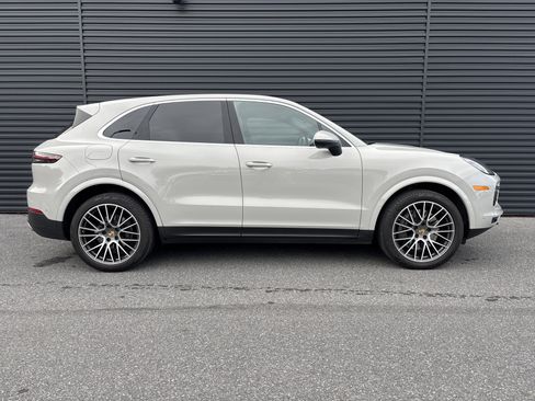 Used 2022 Porsche Cayenne image 6