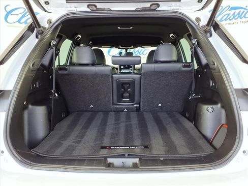 Used 2023 Mitsubishi Outlander SE image 10