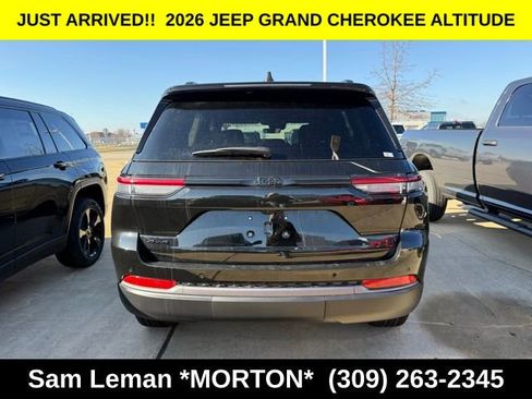 New 2026 Jeep Grand Cherokee Altitude image 11