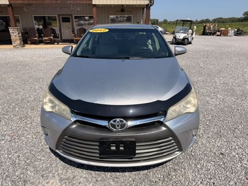 Used 2017 Toyota Camry LE FWD image 4