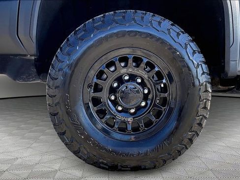 Used 2024 GMC Sierra 2500 AT4X w/ AT4X AEV Edition image 22