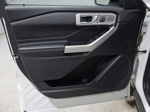 Used 2022 Ford Explorer Limited w/ Equipment Group 301A image 22