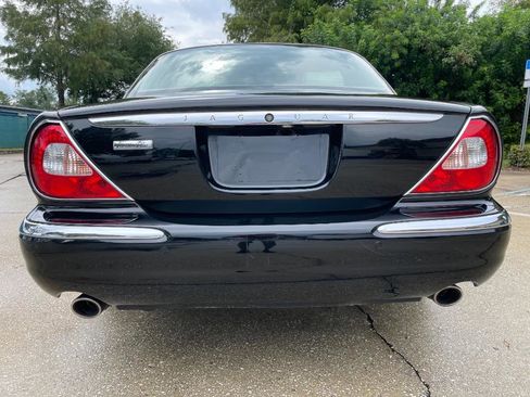 Used 2004 Jaguar XJ8 image 7