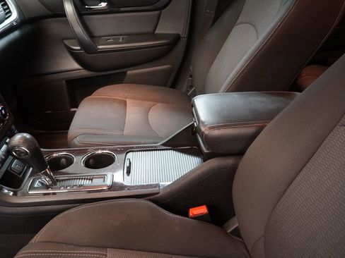 Used 2017 Chevrolet Traverse LT FWD image 7