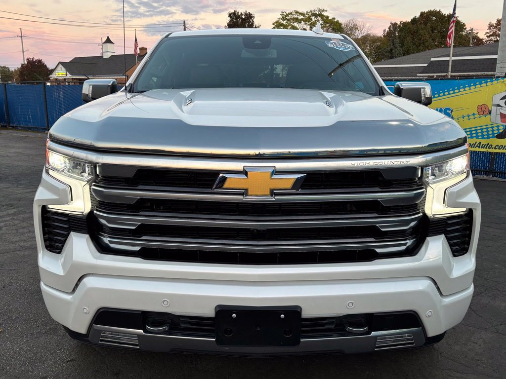 Used 2024 Chevrolet Silverado 1500 High Country w/ High Country Premium Package AWD/4WD image 9