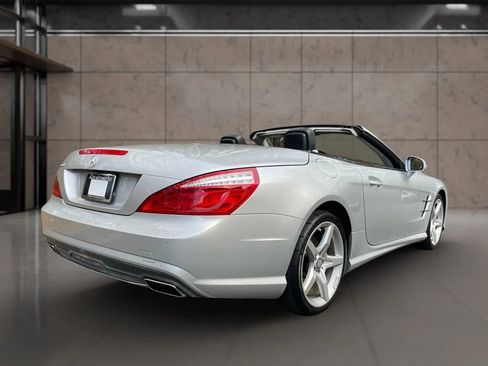 Used 2016 Mercedes-Benz SL 550 w/ Driver Assistance Package image 13