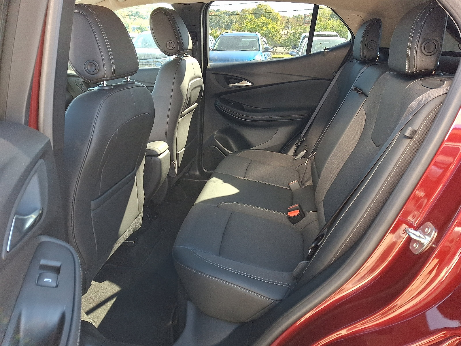 Certified 2023 Buick Encore GX Select w/ Sport Touring Package FWD image 11