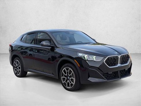 Used 2026 BMW X2 xDrive28i AWD/4WD image 3