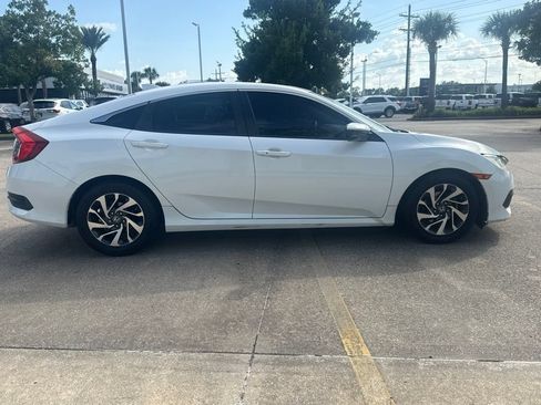 Used 2017 Honda Civic EX image 5