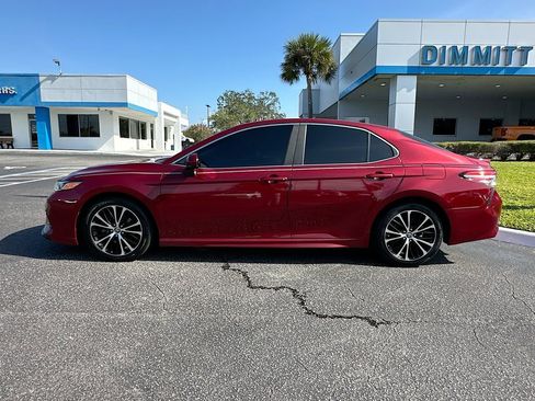 Used 2018 Toyota Camry SE image 9