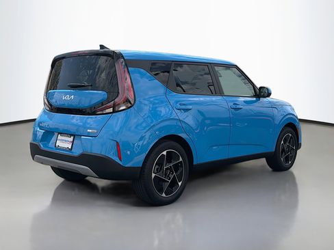 Used 2025 Kia Soul EX FWD image 2