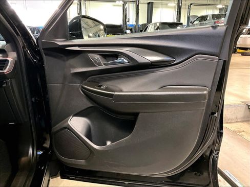 Used 2023 Chevrolet TrailBlazer RS w/ Sun and Liftgate Package image 12