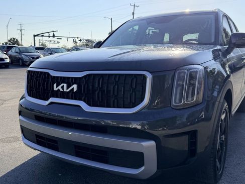 Used 2024 Kia Telluride EX w/ EX Captain's Chair Package image 10