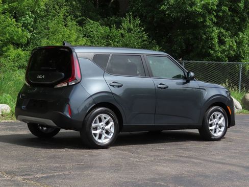 Certified 2025 Kia Soul LX w/ LX Technology Package FWD image 3