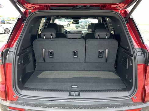 New 2025 Chevrolet Traverse LT w/ Sun and Wheel Package image 33