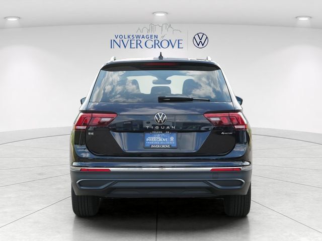 Certified 2024 Volkswagen Tiguan SE w/ Panoramic Sunroof Package AWD/4WD image 6