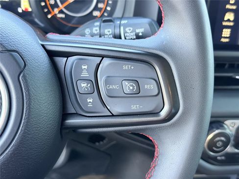Used 2025 Jeep Wrangler Unlimited Rubicon AWD/4WD image 25