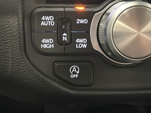 Used 2025 RAM 1500 Laramie w/ Night Edition AWD/4WD image 33
