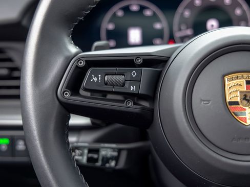 Used 2025 Porsche 911 Carrera image 30