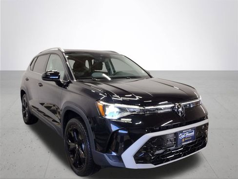 New 2025 Volkswagen Taos SEL image 5