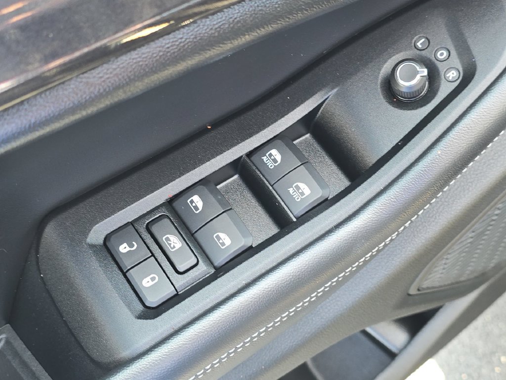 Used 2023 Jeep Grand Cherokee L Laredo AWD/4WD image 15