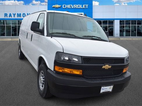 New 2025 Chevrolet Express 2500 Work Van image 9