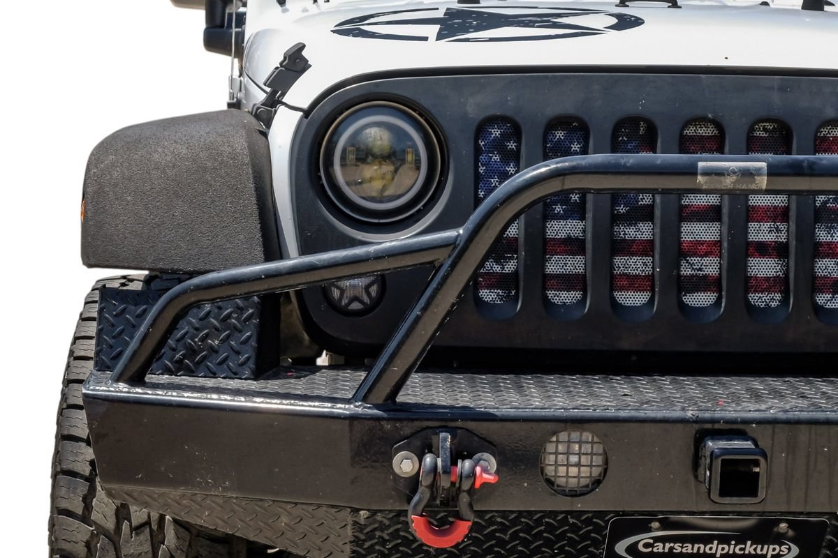 Used 2016 Jeep Wrangler Unlimited Sahara w/ Connectivity Group AWD/4WD image 47