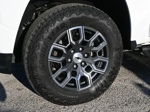 Used 2023 Chevrolet Colorado Z71 w/ Advanced Trailering Package image 26