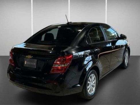 Used 2017 Chevrolet Sonic LT FWD image 3