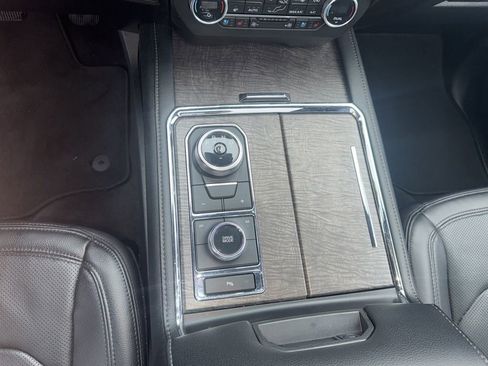 Used 2021 Ford Expedition Limited image 41