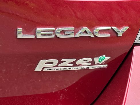 Used 2010 Subaru Legacy 2.5i AWD/4WD image 6