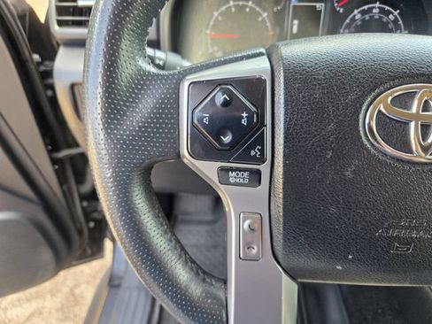 Used 2022 Toyota 4Runner SR5 Premium w/ Moonroof Package AWD/4WD image 18