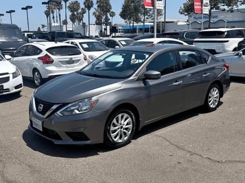 Used 2019 Nissan Sentra SV FWD image 2