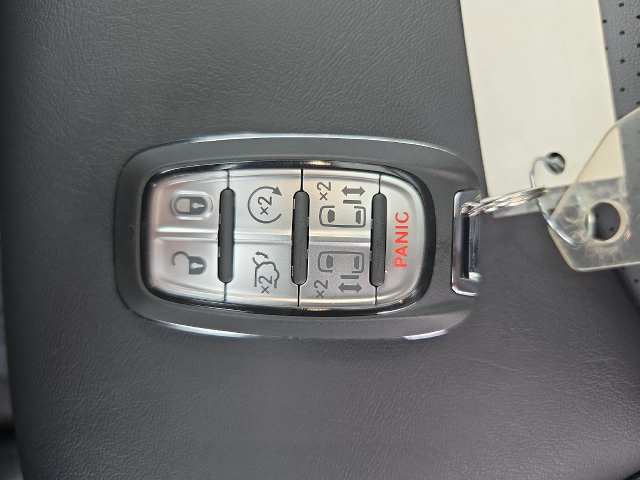 New 2027 Chrysler Pacifica Select w/ Family Tech Group FWD image 34