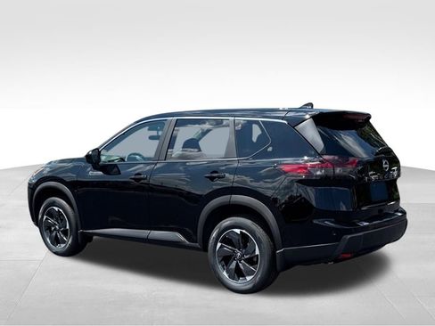 Certified 2026 Nissan Rogue SV AWD/4WD image 3